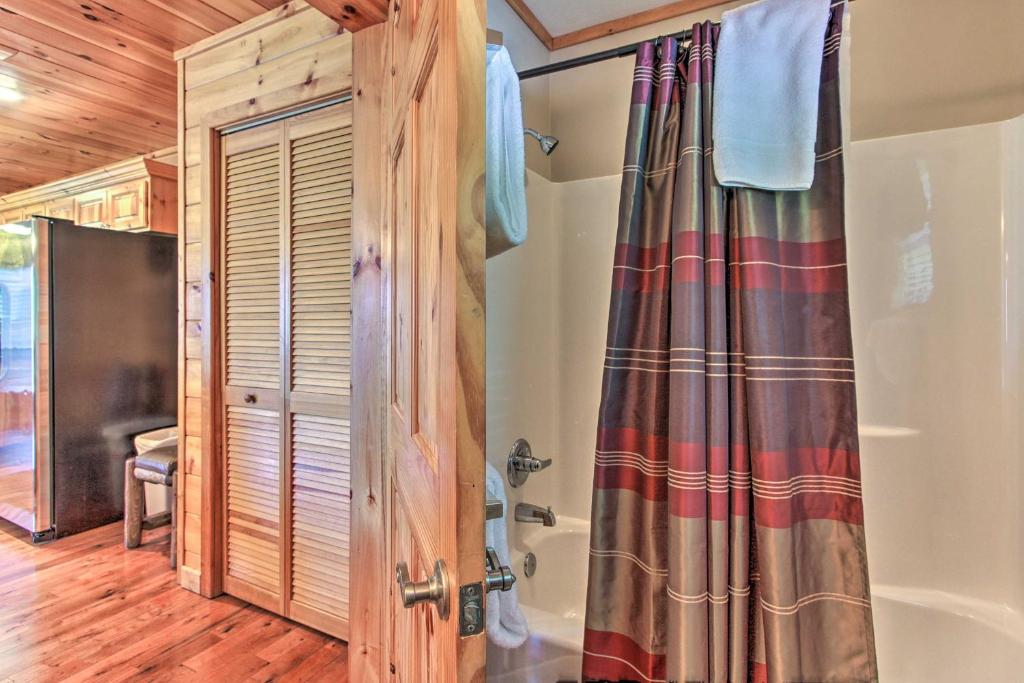 Deluxe Gatlinburg Retreat with Hot Tub and Mtn Views! - image 6